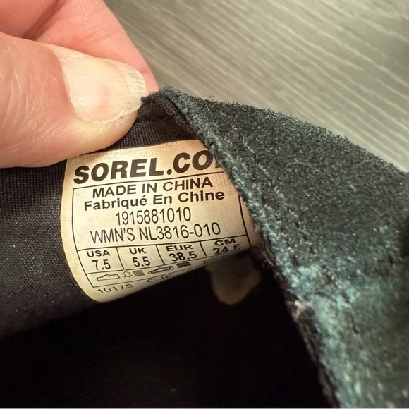 SOREL Evie Chelsea Ankle Boots Waterproof Leather Pull On Black Women's Size 7.5 - Picture 2 of 9